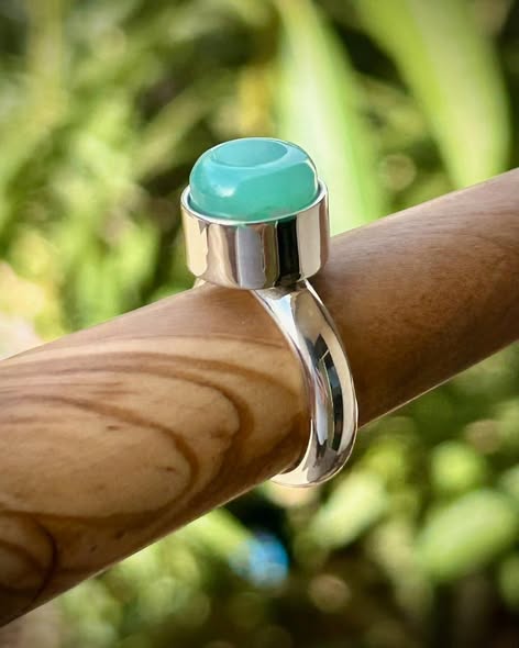 Chrysoprase ring, contemporary setting